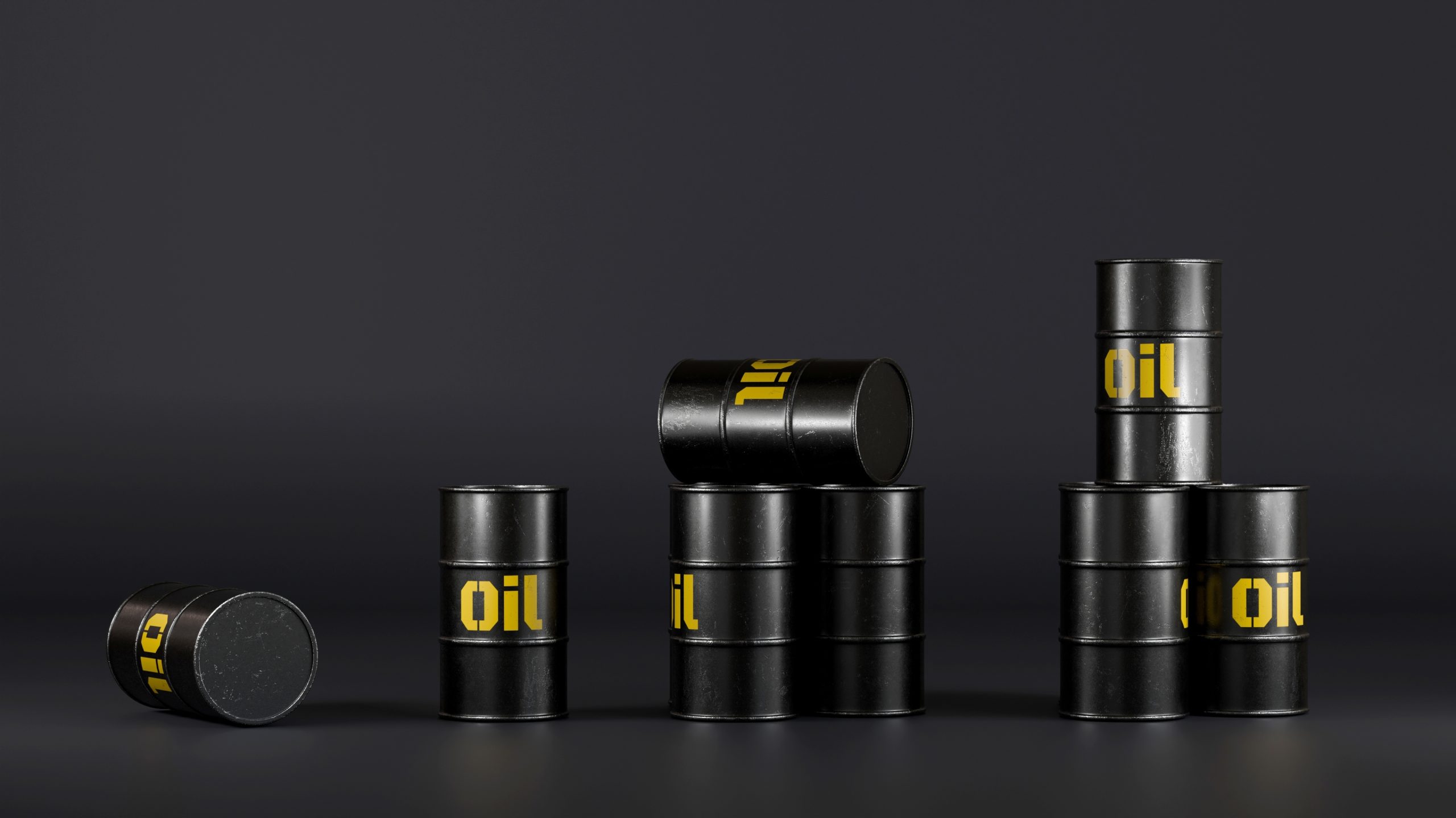 Oil Holds Firm on Supply Risks